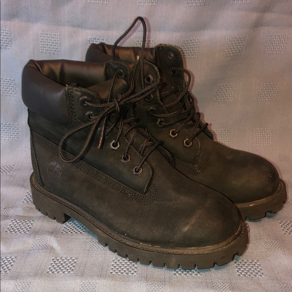 Used Boys Timberland Black Boots Size 2M 12707